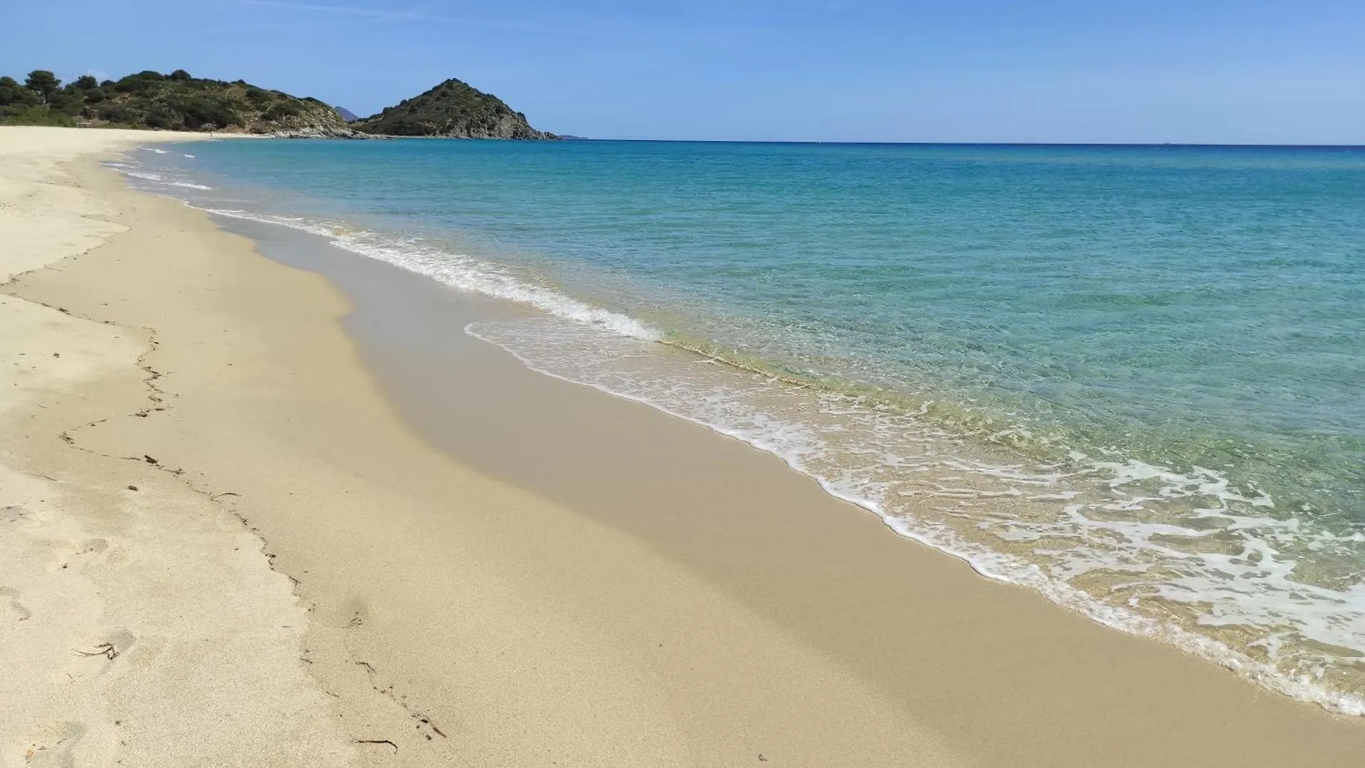 STELLA DORADA BEDROOMS a 5 minuti dal mare, con clima, balcone, frigo, zanzariere e TV Alloggio in famiglia